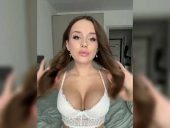 Tati16 — Bongacams recorded stream image, 08.11.2025 04:20