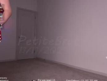 petitebrat — Chaturbate recorded stream screenshot (11 Nov 2025)