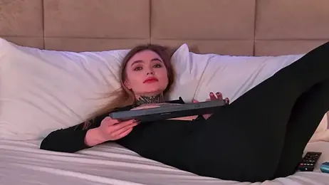AriWild — Stripchat recorded stream image, 12.11.2025 08:40