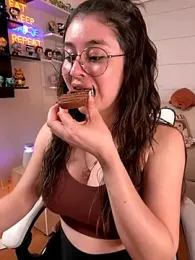Sharon_07 — Stripchat recorded stream image, 12.11.2025 23:30