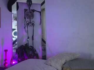 elissecinnamon — Camsoda recorded stream image, 13.11.2025 21:30