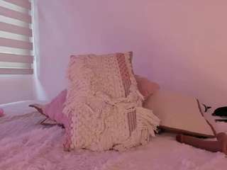 nicoleriveraa — Camsoda recorded stream screenshot (14 Nov 2025)