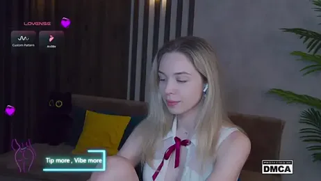 Holl1Would — Stripchat recorded stream screenshot (24 Feb 2025)