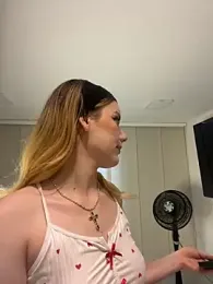 NicoleCut — Stripchat recorded stream image, 15.11.2025 10:50