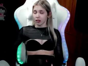 ho1yh01e — Chaturbate recorded stream image, 15.11.2025 17:20