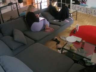 voyeurcam-julmodels-living-3 — Camsoda recorded stream image, 09.11.2025 16:20