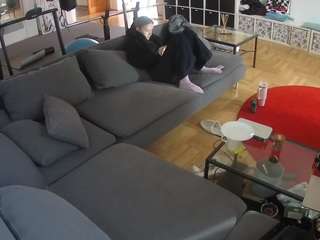 voyeurcam-julmodels-living-3 — Camsoda recorded stream image, 09.11.2025 16:20