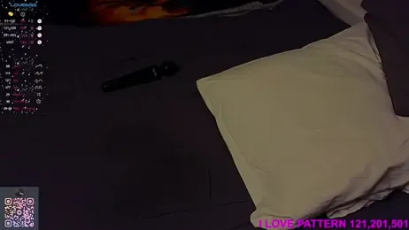 Hollara_Bangg — Stripchat recorded stream screenshot (17 Nov 2025)