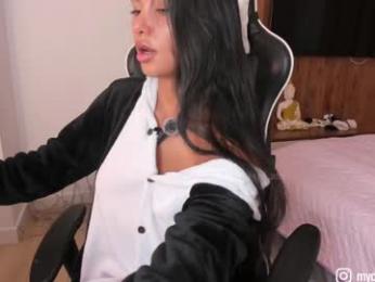 camilagomezz — Chaturbate recorded stream screenshot (17 Nov 2025)