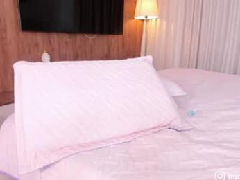 camilagomezz — Chaturbate recorded stream screenshot (17 Nov 2025)