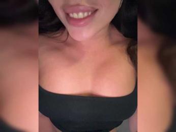 -Hennessy- — Bongacams recorded stream screenshot (18 Nov 2025)