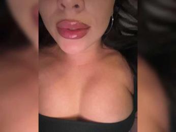 -Hennessy- — Bongacams recorded stream screenshot (18 Nov 2025)