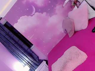 suxansexyhott — Camsoda recorded stream screenshot (18 Nov 2025)