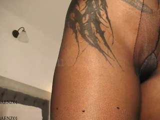 laurensaenz — Camsoda recorded stream screenshot (18 Nov 2025)