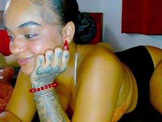 giatailor — Camsoda recorded stream image, 19.11.2025 07:30