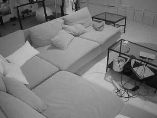 voyeurcam-julmodels-living-3 — Camsoda recorded stream image, 23.02.2025 13:00