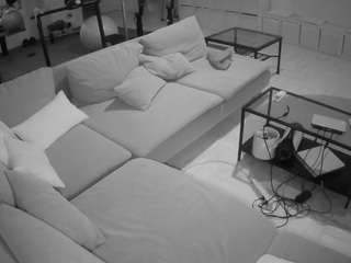 voyeurcam-julmodels-living-3 — Camsoda recorded stream image, 23.02.2025 13:00