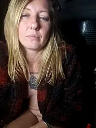 SheIsSomething — Stripchat recorded stream image, 22.11.2025 02:30