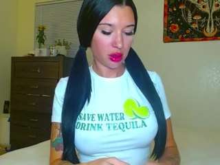 tighttinymilf — Camsoda recorded stream screenshot (23 Nov 2025)