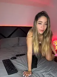 ScarlettAndClark — Stripchat recorded stream image, 25.02.2025 02:50