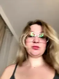 Teya_moon_ — Stripchat recorded stream image, 24.11.2025 17:40