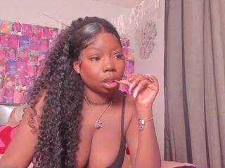 karliekayozz — Camsoda recorded stream image, 25.02.2025 03:30