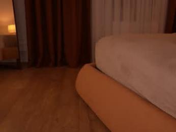 roxy_blue_eyed_ — Chaturbate recorded stream image, 25.11.2025 11:00