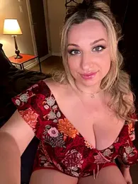 miamellycious — Stripchat recorded stream image, 28.11.2025 00:00