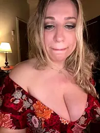 miamellycious — Stripchat recorded stream image, 28.11.2025 00:00