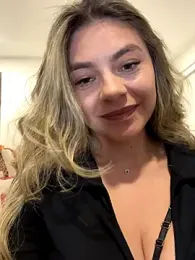 alicee16 — Stripchat recorded stream image, 29.11.2025 01:00