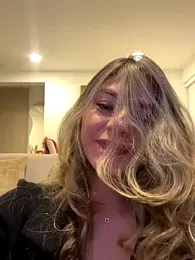alicee16 — Stripchat recorded stream image, 29.11.2025 01:00