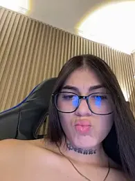 Sarasanders_4 — Stripchat recorded stream image, 29.11.2025 04:20