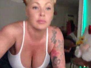 mshunnybunnyy — Camsoda recorded stream screenshot (03 Dec 2025)