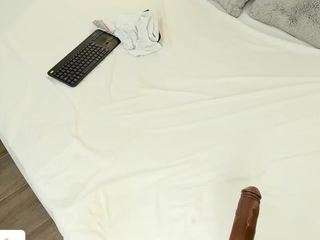 angie-roses — Camsoda recorded stream image, 03.12.2025 01:30