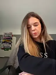 lucie_mehott — Stripchat recorded stream screenshot (04 Dec 2025)