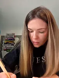 lucie_mehott — Stripchat recorded stream screenshot (04 Dec 2025)