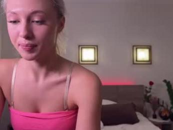 roselyn_rose — Chaturbate recorded stream image, 05.12.2025 16:40