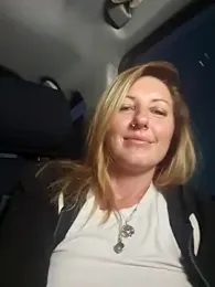 SheIsSomething — Stripchat recorded stream image, 06.12.2025 00:30