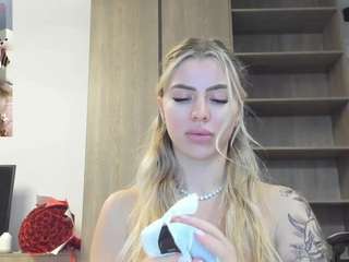 megan-ros — Camsoda recorded stream image, 26.02.2025 05:30