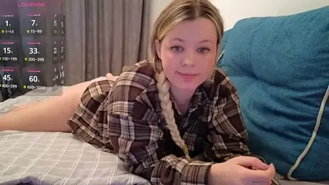 Milana15 — Stripchat recorded stream screenshot (09 Dec 2025)