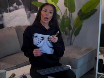 RaquelleVon — Bongacams recorded stream image, 12.12.2025 09:30