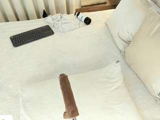 angie-roses — Camsoda recorded stream image, 13.12.2025 00:40