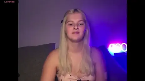 Allylove03 — Stripchat recorded stream image, 15.12.2025 03:30