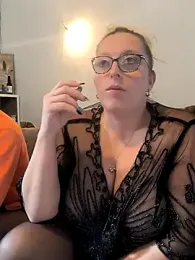 winniess40 — Stripchat recorded stream image, 15.12.2025 08:30