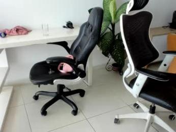 emillybrowm — Chaturbate recorded stream screenshot (15 Dec 2025)