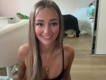 luvlivvyy — Chaturbate recorded stream image, 15.12.2025 22:40