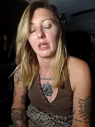 SheIsSomething — Stripchat recorded stream image, 16.12.2025 00:20