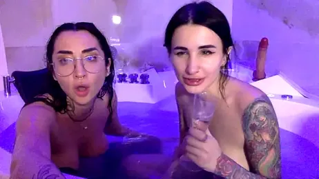 nika_fendi — Stripchat recorded stream screenshot (16 Dec 2025)