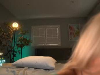 cindy_luv — Chaturbate recorded stream screenshot (17 Dec 2025)