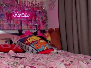 karliekayozz — Camsoda recorded stream image, 18.12.2025 04:40